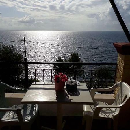 Sol E Mar Sea Side View Guesthouse Perama  Exterior foto